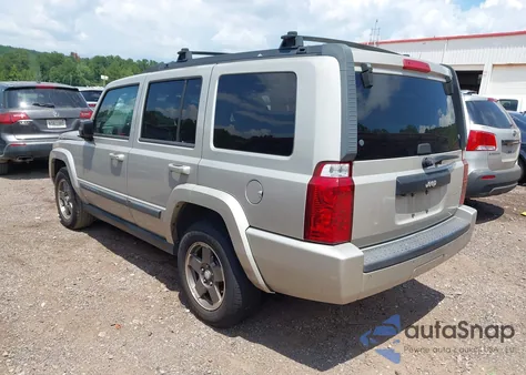 2008 Jeep Commander Sport z USA, uszkodzony, nr VIN 1J8HH48K48C117074